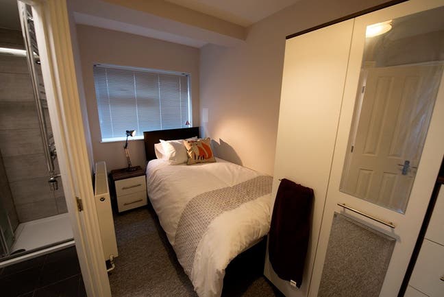 🤩Ensuite Rooms with Parking Space | No Deposit!🥳 Main Photo