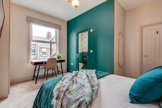 Luxury Professional Home in Aigburth with gym Main Photo