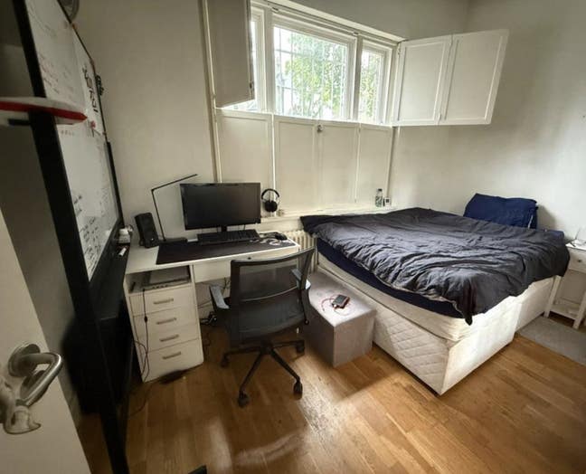 Central Furnished Double Room with natural light Main Photo