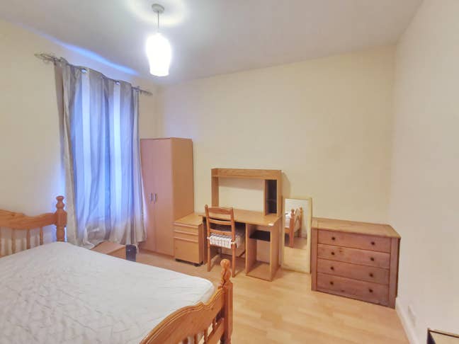 A large double bedroom near Surrey Quays Main Photo