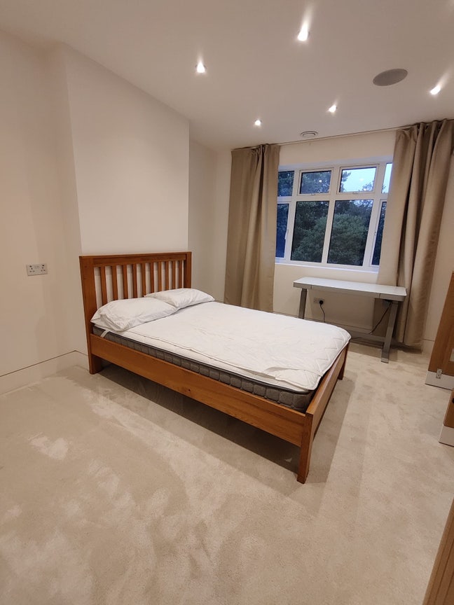 Cosy Room in South Wimbledon with Ensuite  Main Photo