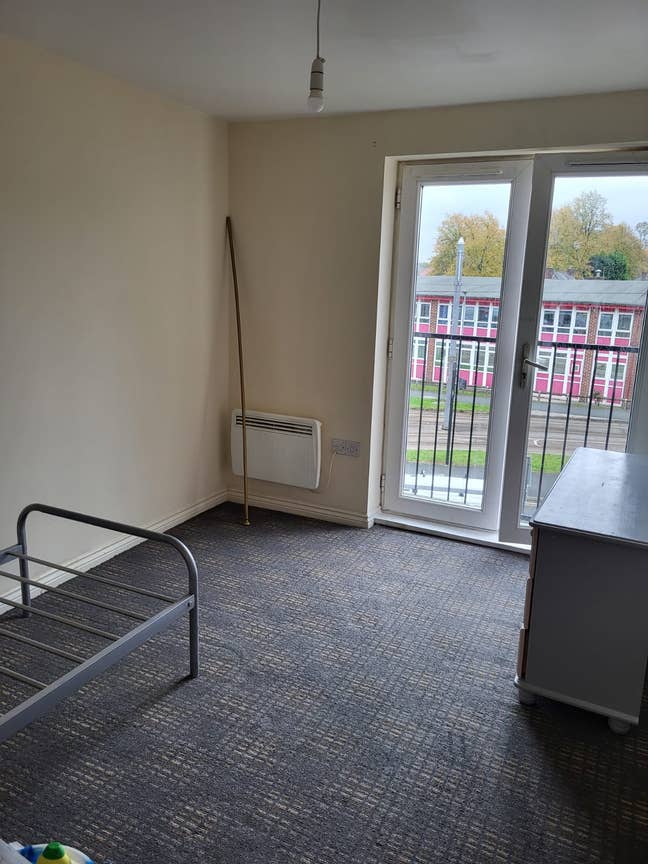 2 Bedroomed Flat , Manchester M22 Main Photo
