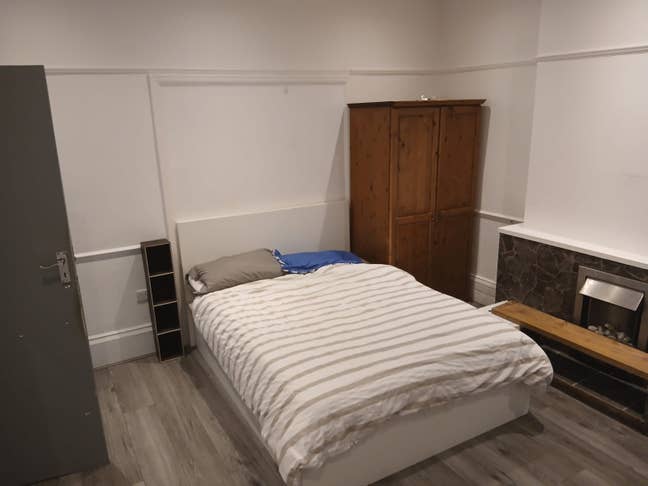 Large Double Room  Main Photo
