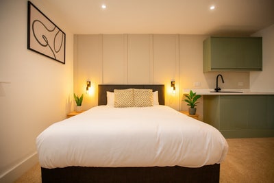  Stunning Brand-New Ensuite&Kitchenette rooms 💚  Main Photo