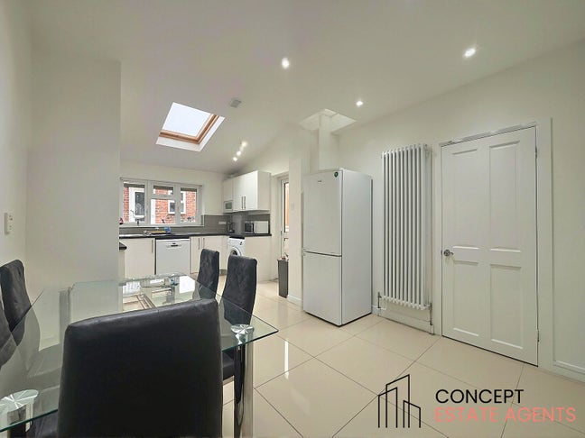 Beautifully Refurbished 4 Bedroom Home  Main Photo