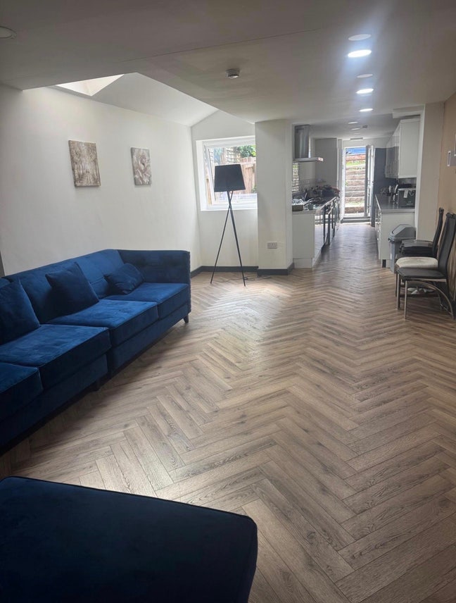 Luxury En Suites - Dss Universal Credit Accepted  Main Photo
