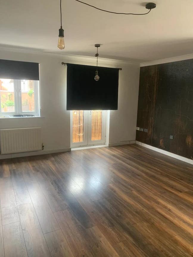 2 Bed Flat to Let –  Bedworth, CV12 8AP - £900 Main Photo