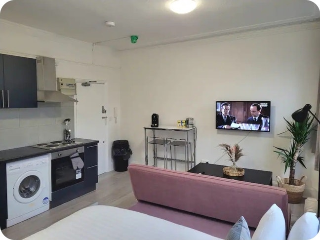 Contemporary Studio Main Photo