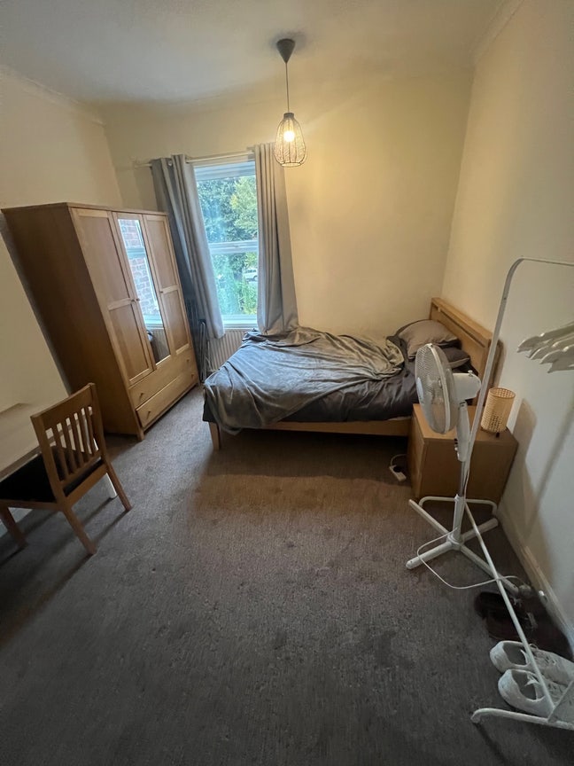 Spacious Double room available  Main Photo