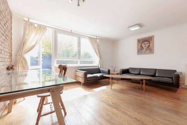 Double Bedroom SW11 Main Photo