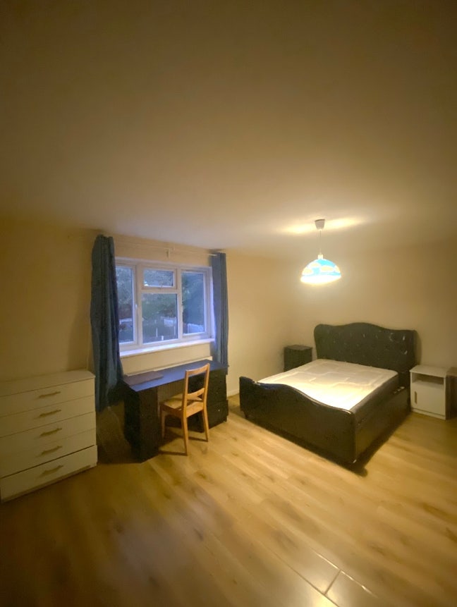1 double room in South London | Bills Included!  Main Photo