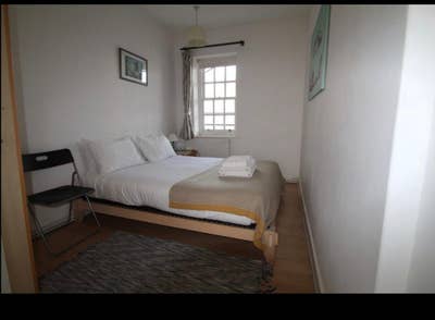 Quiet Double Room near St James’s Park Main Photo