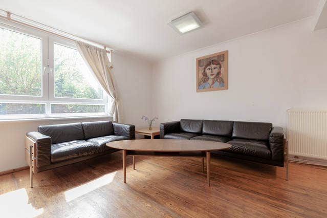 Double Bedroom SW11 Main Photo