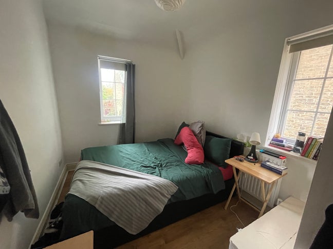 Small double in west London w12 Main Photo