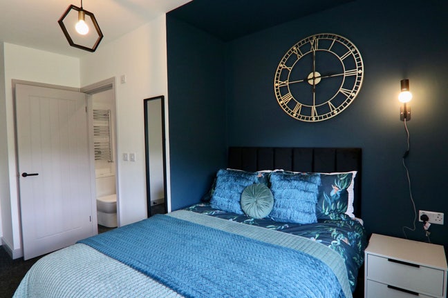 WF2 - Modern En-suite Double Room.  Main Photo