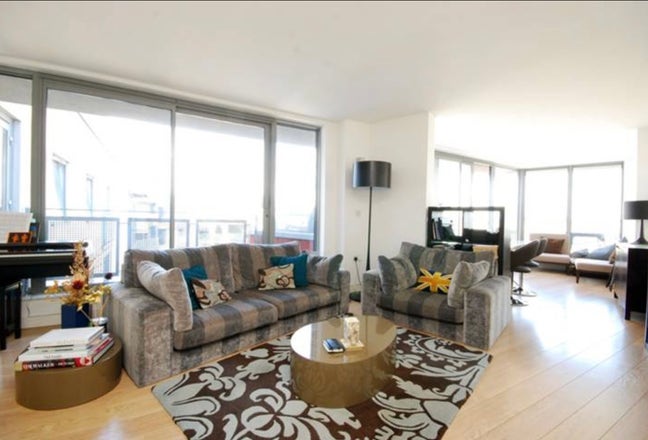 Beautiful 1-Bed Flat – Deals Gateway SE13 Main Photo