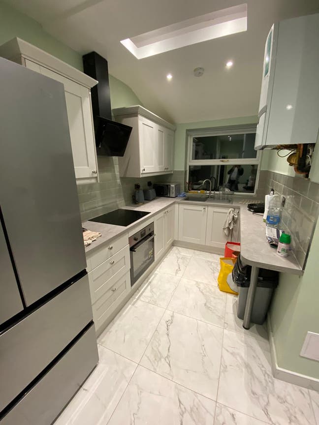 New build- Rooms Available for Females – M14 Area Main Photo