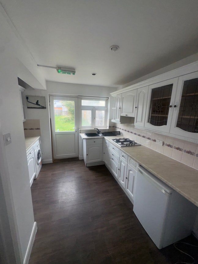 Double room for rent in TW2 Area  Main Photo