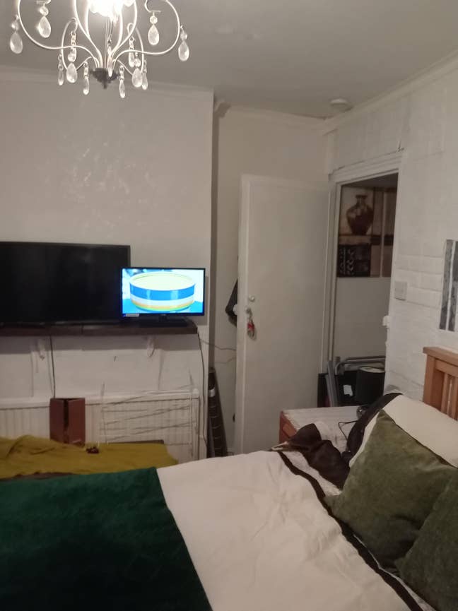 Ensuite  Main Photo