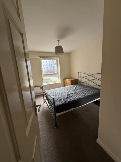  Double  Room  Available at G5 near City Centre Main Photo