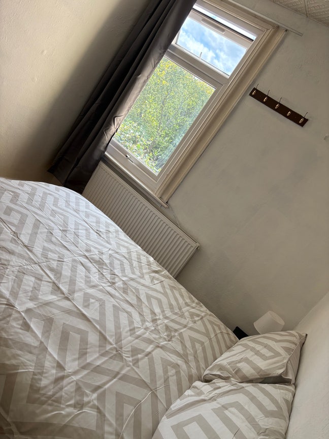 Room to rent  Main Photo