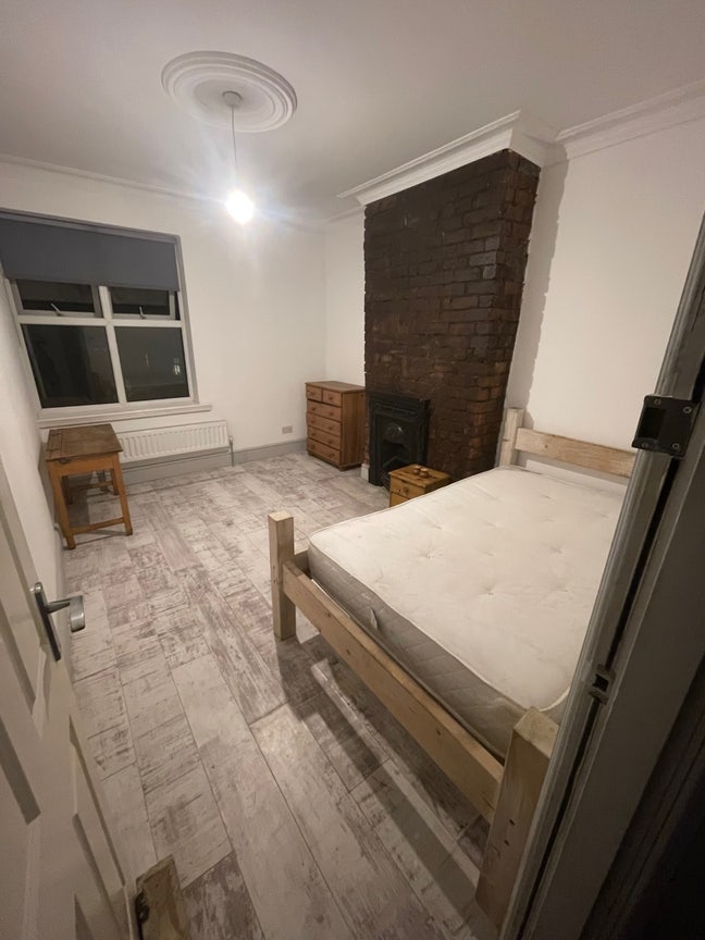 Lodger needed for Large house, large bedrooms  Main Photo