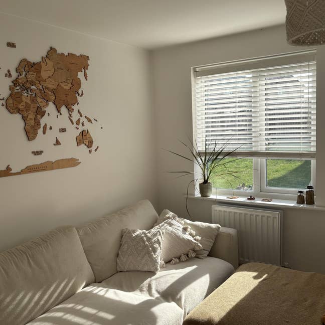 Room to let- 2 bed house - short term Main Photo