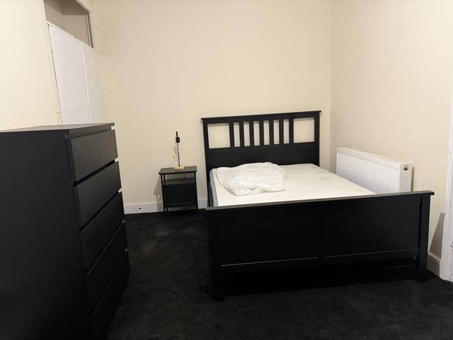 Rooms in Great Location Main Photo