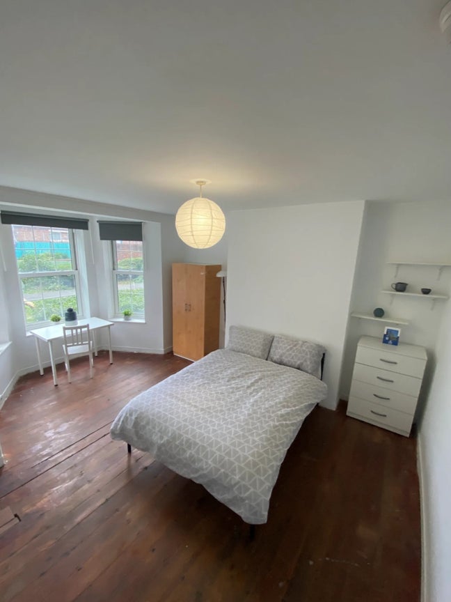 Hackney Central One Large Double Room Available! Main Photo
