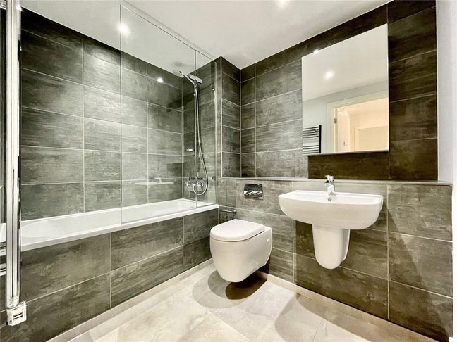 3 bedroom flat in Manchester City centre Main Photo