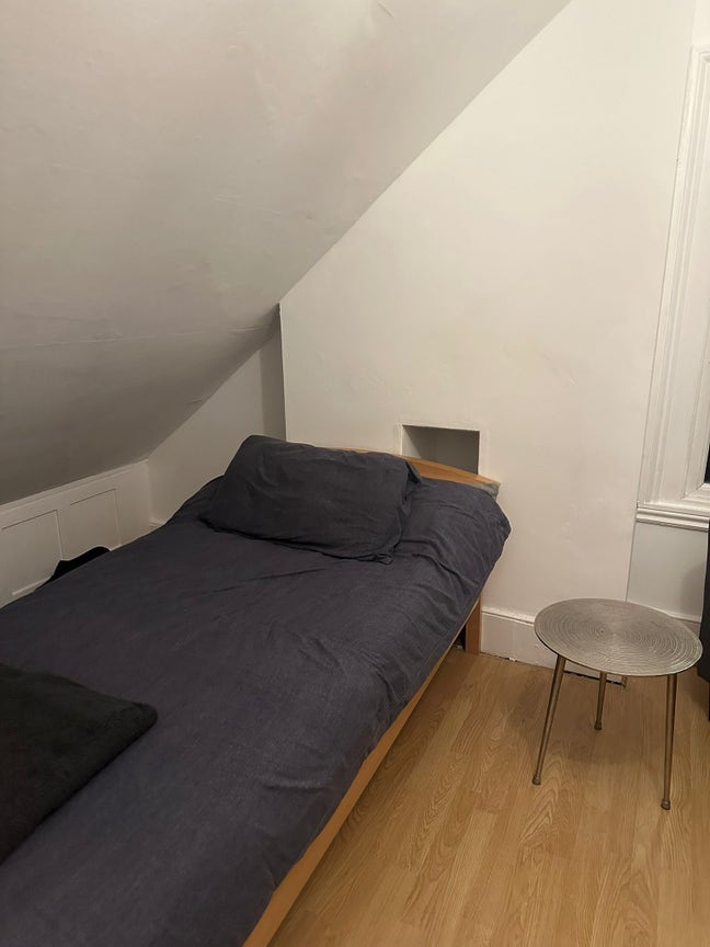 Small Double or single room for rent in Clacton Main Photo