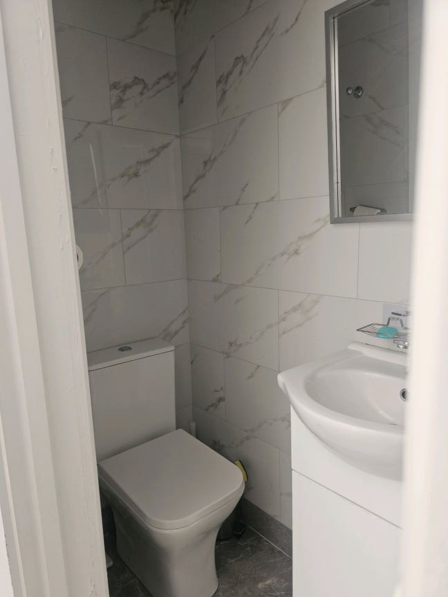 Double bedroom with own bathroom  Main Photo
