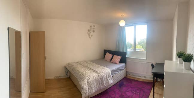 Amazing Double Room Near Underground Station  Main Photo