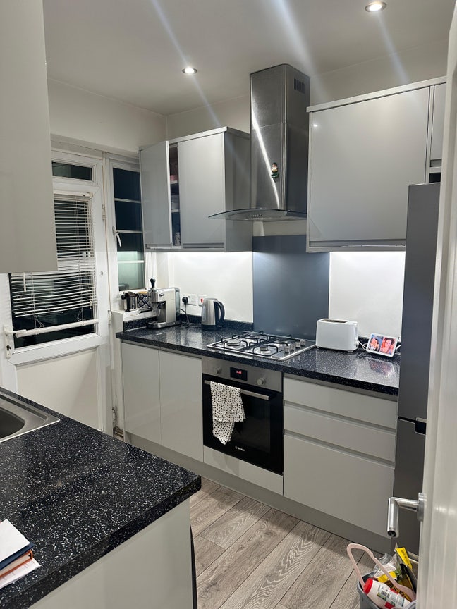 Bright Single Room in Peaceful Clapham Flat Main Photo