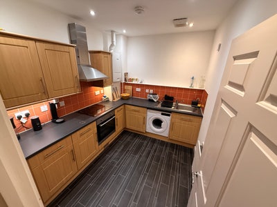 🏡 Spacious Double Room in a two-person home  Main Photo