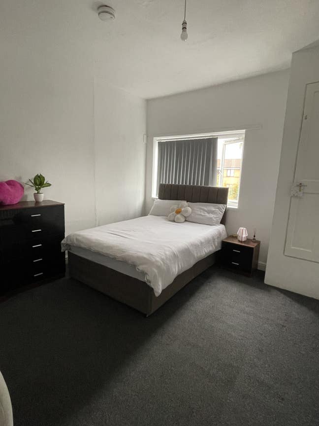 Well-furnished double rooms available Main Photo