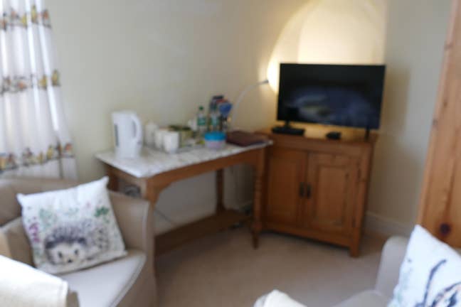 Comfortable double, country views, own bathroom. Main Photo