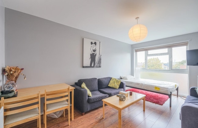 🍂Large Room | Close to VictoriaPark Main Photo