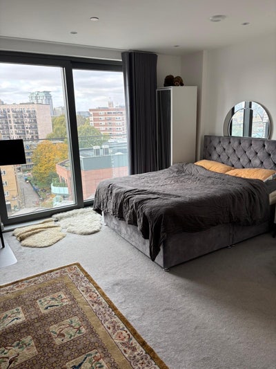 Large 1 Bedroom with En-suite in Penthouse Apt Main Photo