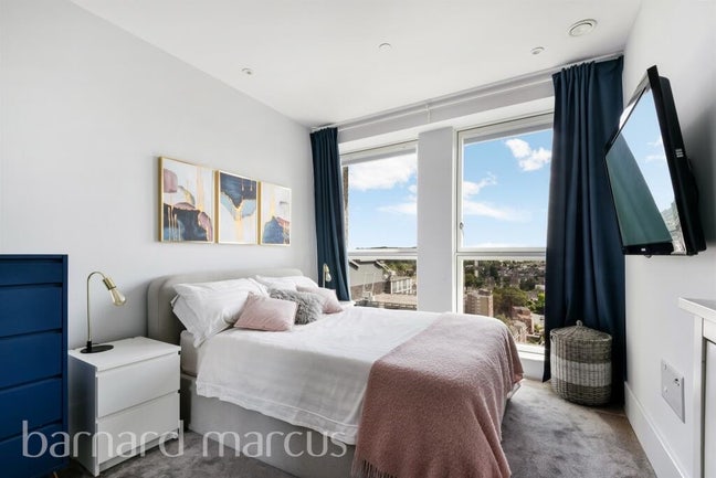 Luxury En-Suite Double with Spectacular Views Main Photo