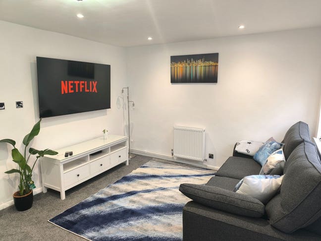 Stunning Modern 3 Bedroom House in Southend SS2  Main Photo