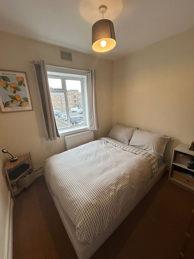 Cosy room in spacious Wimbledon flat  Main Photo