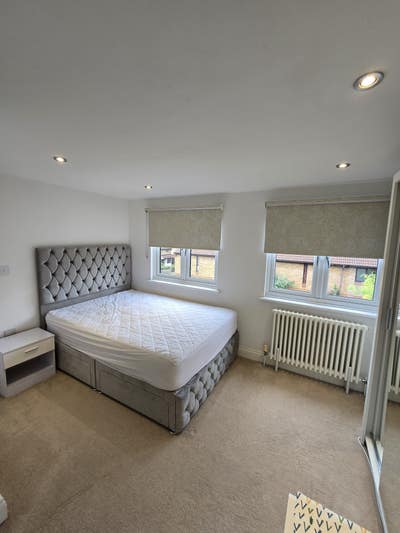 Ensuite Double Room I Stepney I Close to Station Main Photo