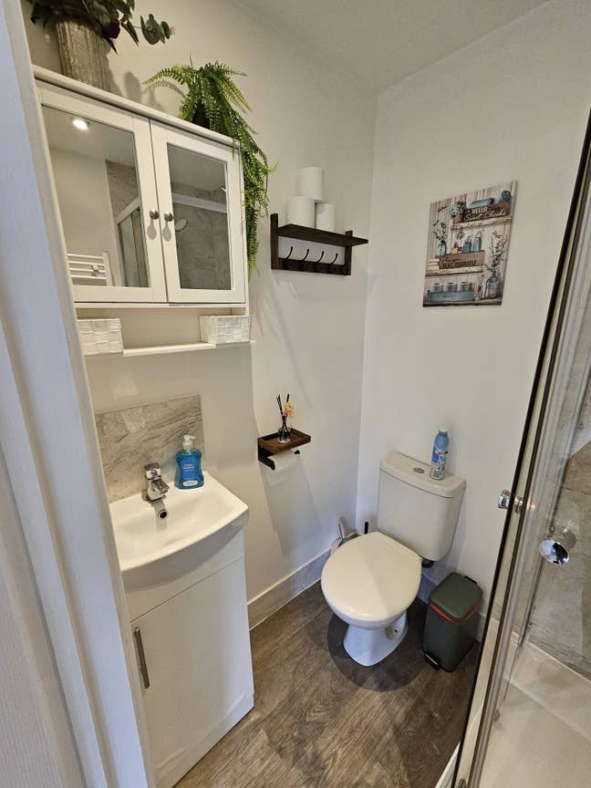 Studio room for short term stays Main Photo