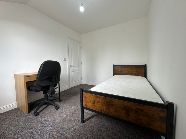 2 2 Bed flats available  Main Photo