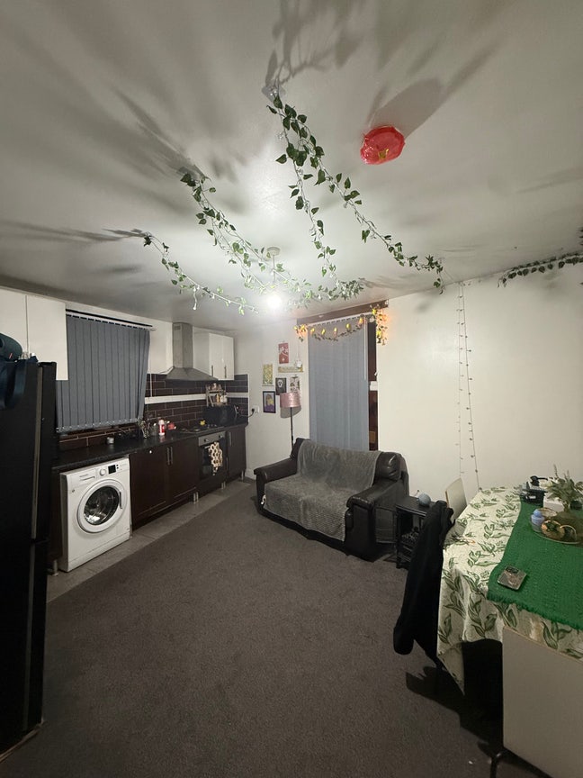 Burley Double room for rent!!! Main Photo