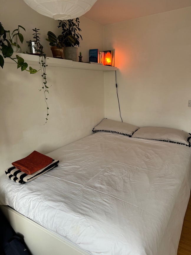 Bright double room sublet London Fields Main Photo