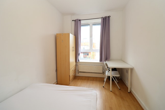 Stunning Room in a 3 Bed Flat! Elephant and Castle Main Photo