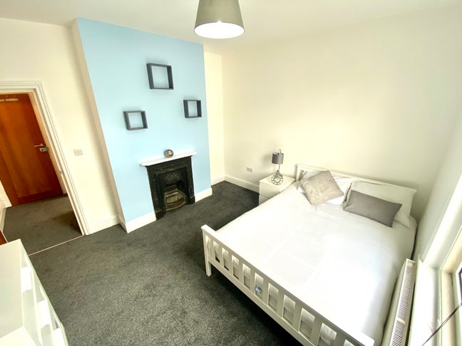 🟢Large En-suite Available! Zero Deposit!  Main Photo