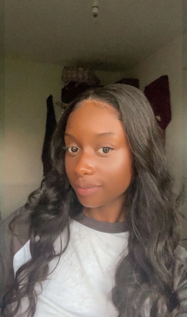 Lovely Lass Looking in London Main Photo